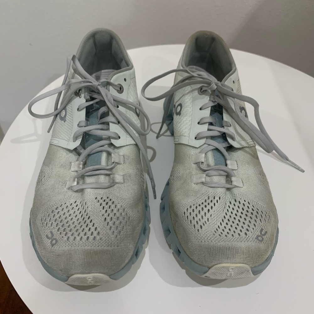 On cloud casual shoes